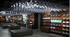 NIKE opens largest store ever 42 000 sq.ft